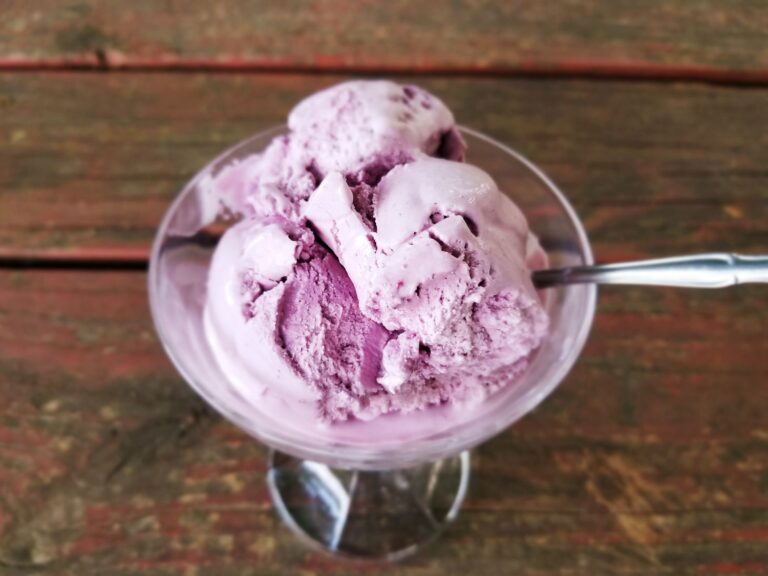 Homemade Blackberry Cobbler Ice Cream: A Summertime Delight